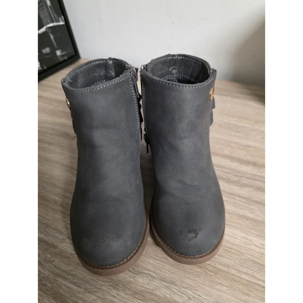 Nicole Miller Ruffle Bootie‎ Baby Girls Size 9 Gray Shimmer Side Zip